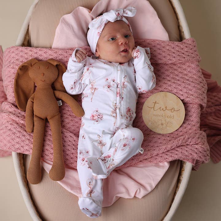 Snuggle Hunny – wholesale Nattdräkt – Baby – Ballerina Ekologisk Mysdräkt med Dragkedja och Volang