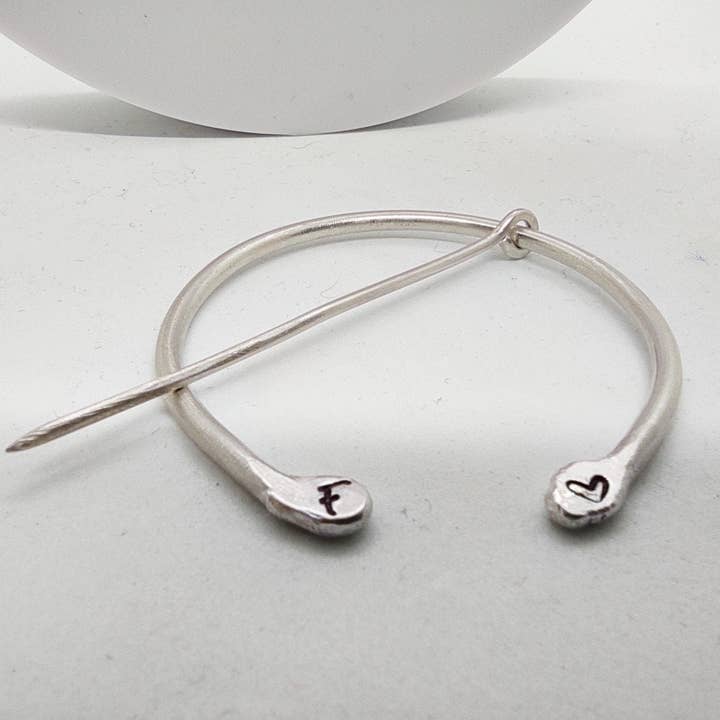 Anpassade Penannular brosch, Sterling Silver Celtic. för wholesale av SteamyLab
