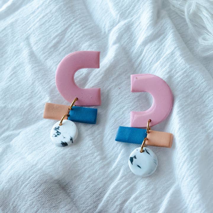 „C“ Art Deco Øreringe for engroshandel hos Eleven Suns Jewelry