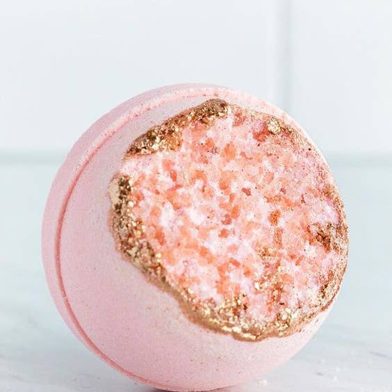 Latika Beauty - Wholesale Bath Bomb/Fizz - Crystal bath bomb 🌸 Wellness gift - Geode - Rose Quartz