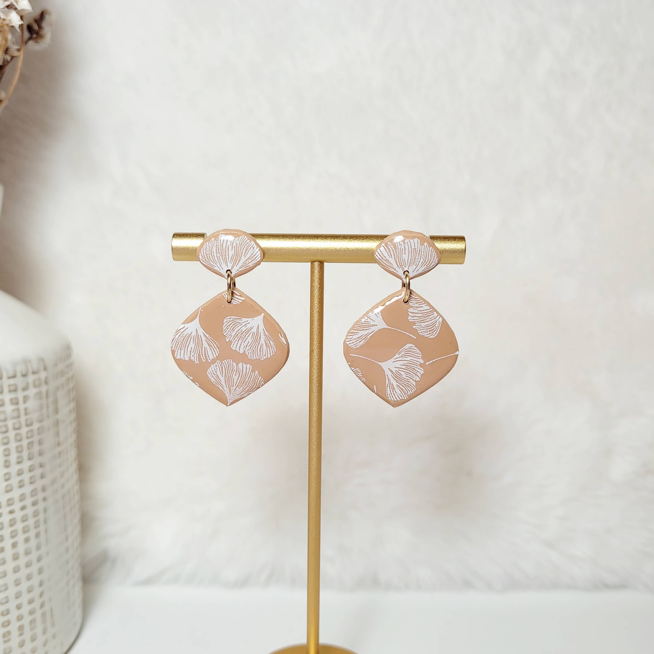 Spiegel Clay - Wholesale Dangle Earrings - Neutral ginkgo dangles0