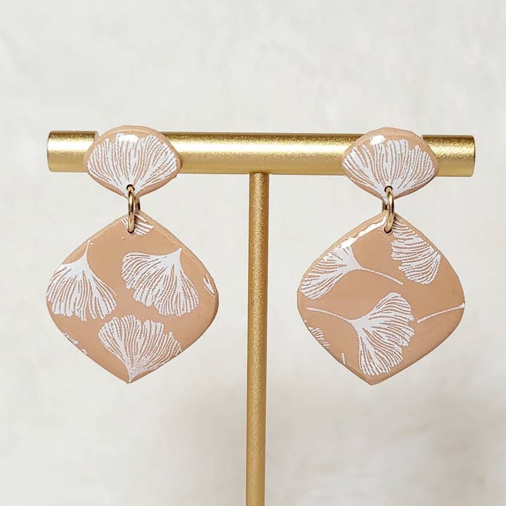 Spiegel Clay - Wholesale Dangle Earrings - Neutral ginkgo dangles0