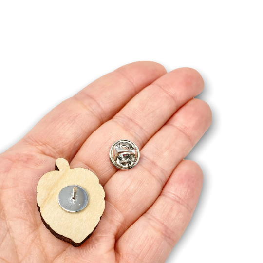 Juniper and Lilies - Vente Broches - Broche florale, broche en bois gravée au laser, accessoire fleur en bois4