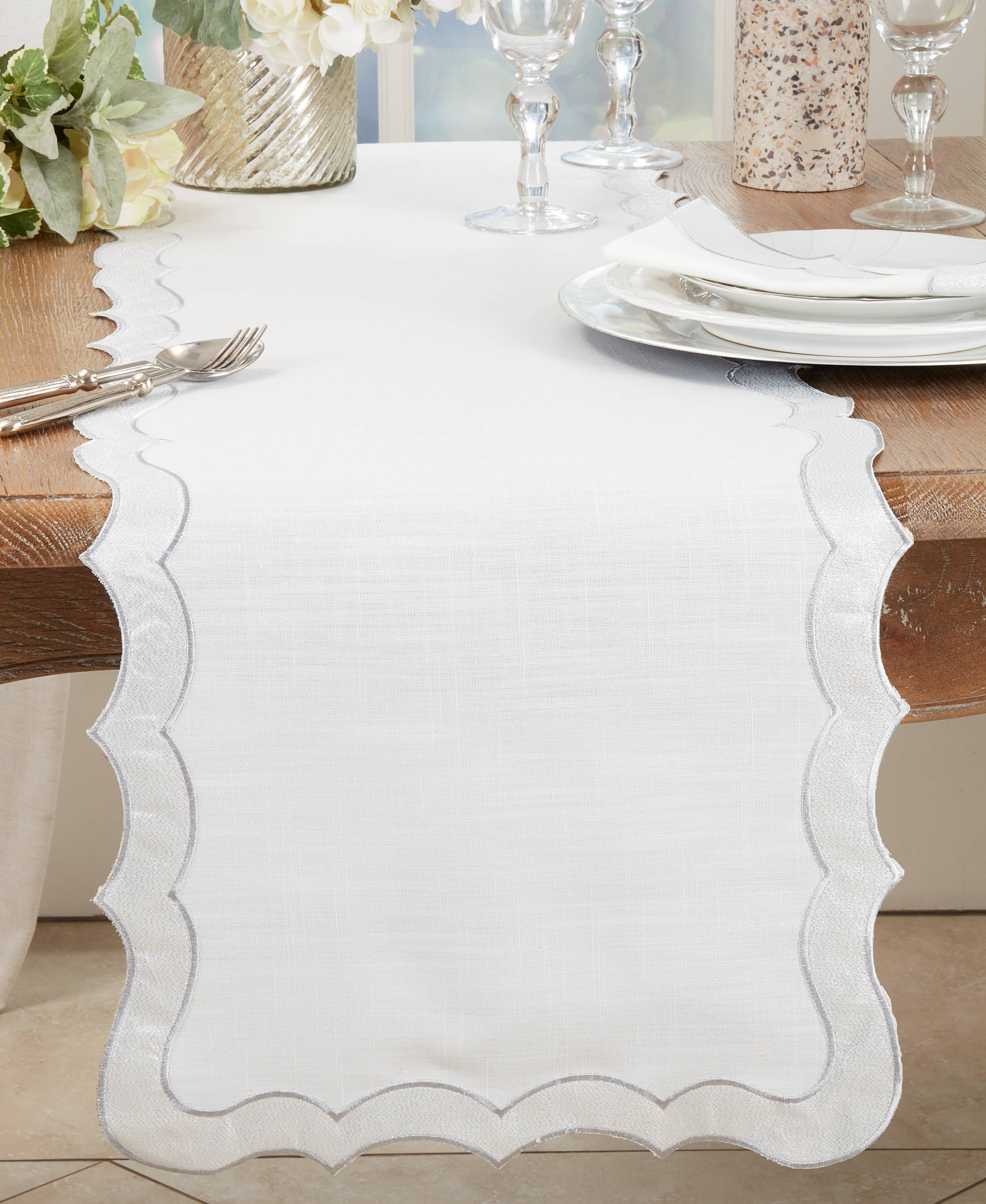 Saro Lifestyle - Wholesale Table Runner - Scallop Border Runner5