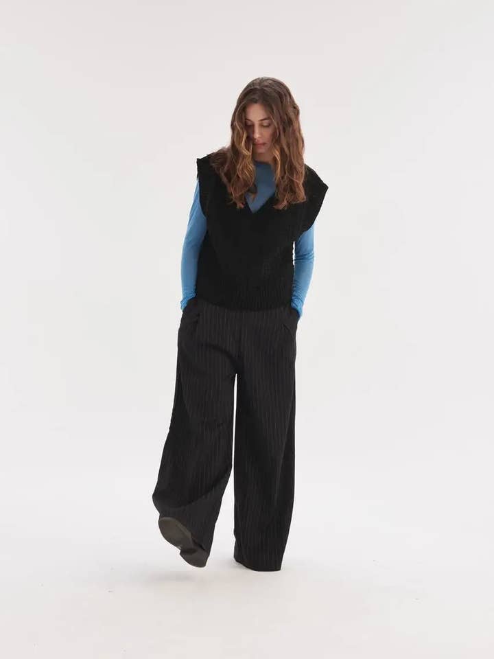 Handmade Originals Ukraine - Vente Pull sans manches – femme - Gilet en laine tricoté pour femme surdimensionné noir9