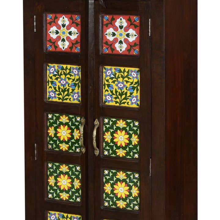 Lavish Touch Geru Cabinet for wholesale by Pelicano