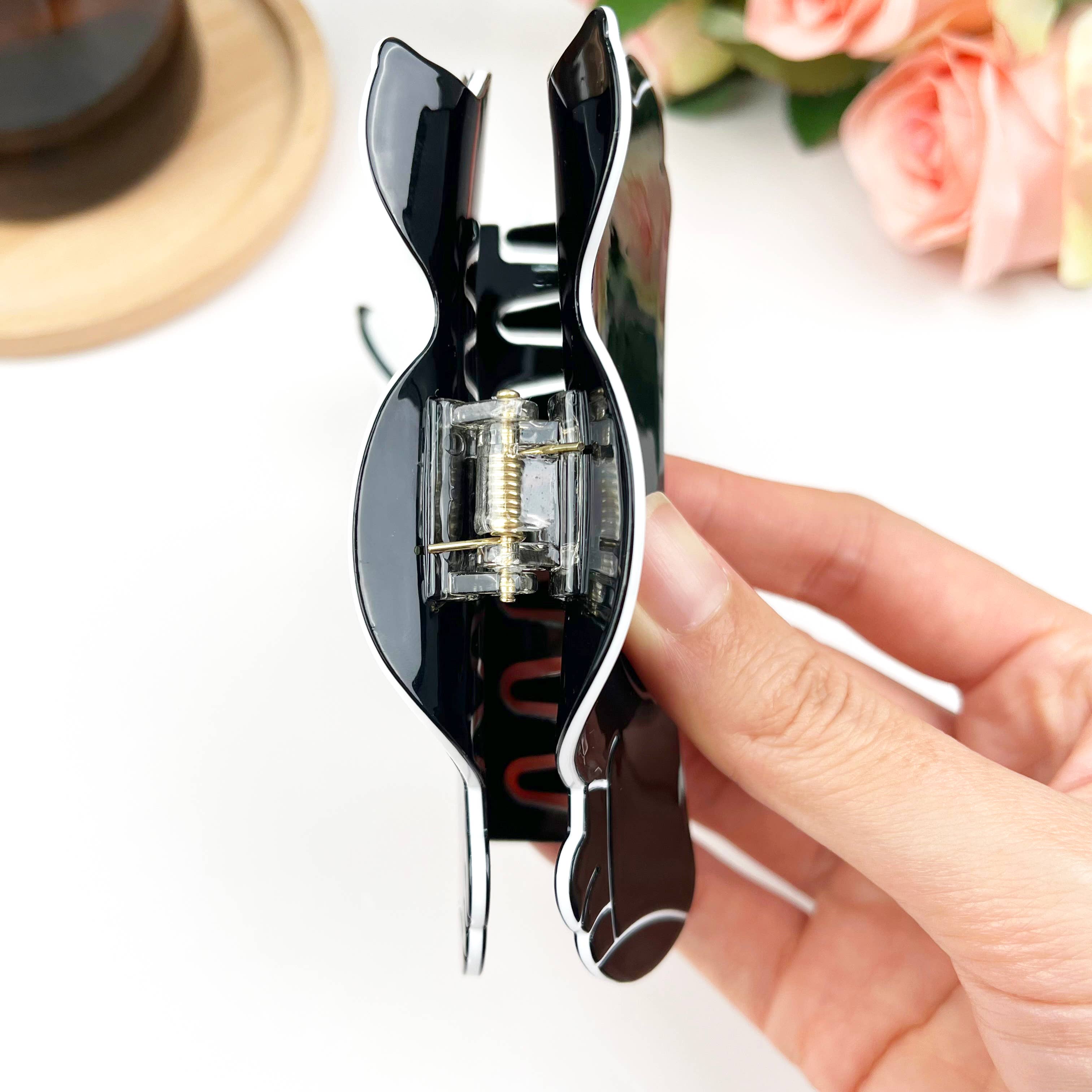 TheDivaSoap – Clips para cabelo - Mulher por atacado – Grampos de cabelo de urso fofo de acetato com clipe de garra de animal de urso branco grande5