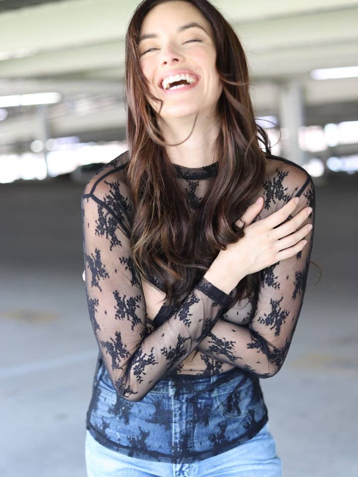 TH1221 LACE TOPS BLACK (7 Piece) for wholesale by Turquoise Haven