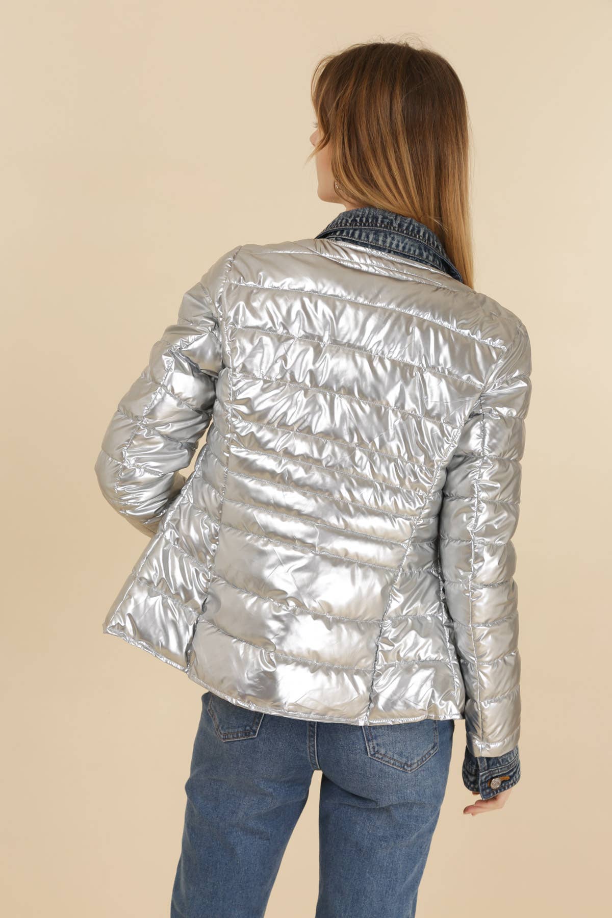 Attrait Paris - Wholesale Pufferjack - Dames - Kenza metalen jeansjack van twee materialen23