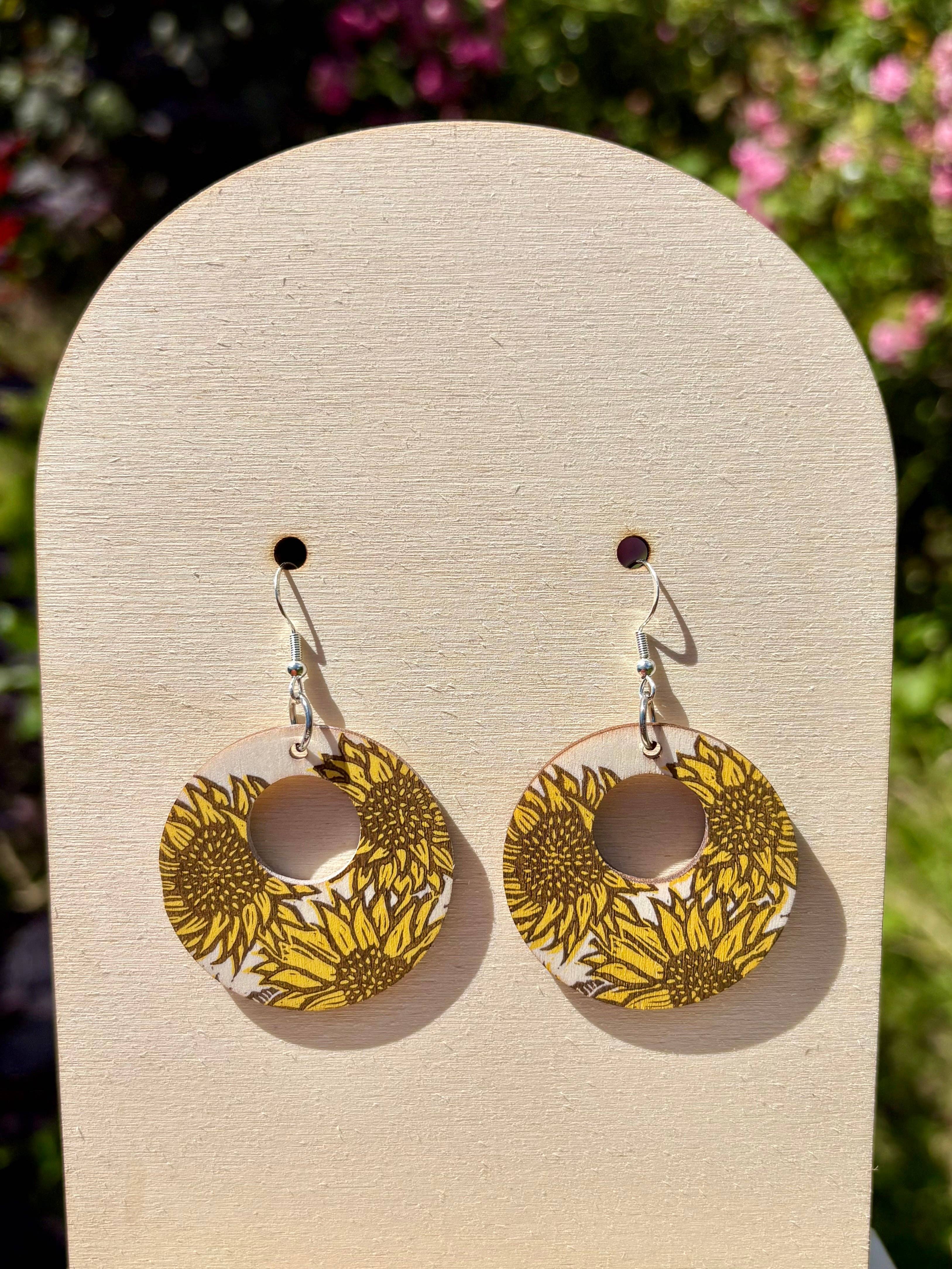 Beth Lewis Art – wholesale Dangle earrings – New Colourful Wooden Earrings5