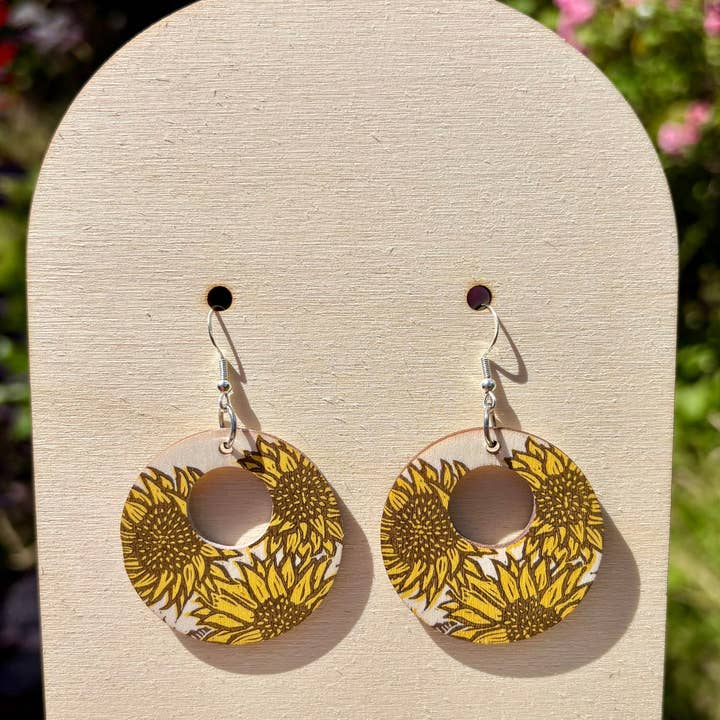 Beth Lewis Art – wholesale Dangle earrings – New Colourful Wooden Earrings5