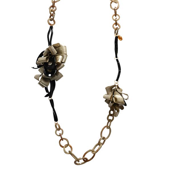 AMORINO SRL - Wholesale Beaded/Pearl Necklace - LONG RESIN NECKLACE WITH RINGS AND CHARMS - FT24184A4814