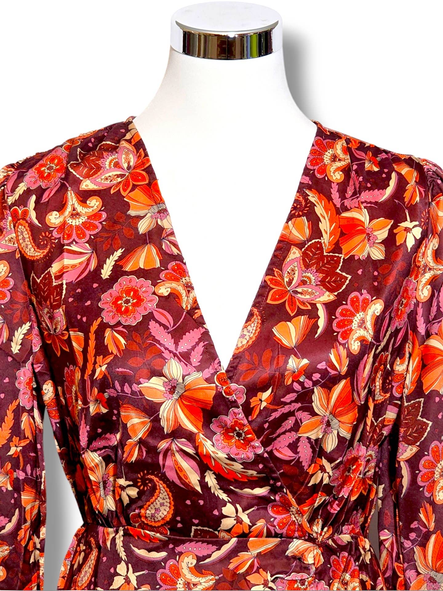 terre cuite Robe « Petal Parade » d’inspiration automnale avec ourlet à volants en vente sur Faire1