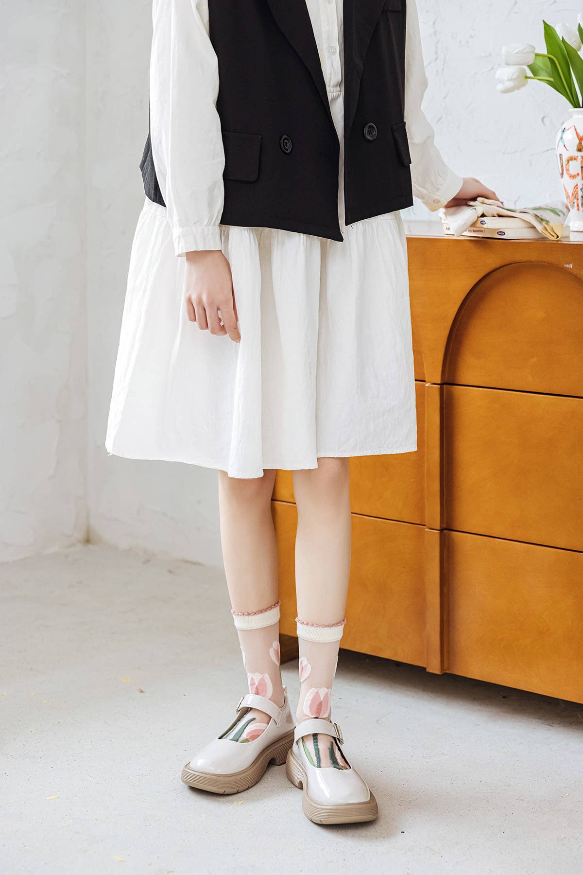 Rose 🌷 Transparent stocking socks with embroidered tulips 🌷 for wholesale on Faire4