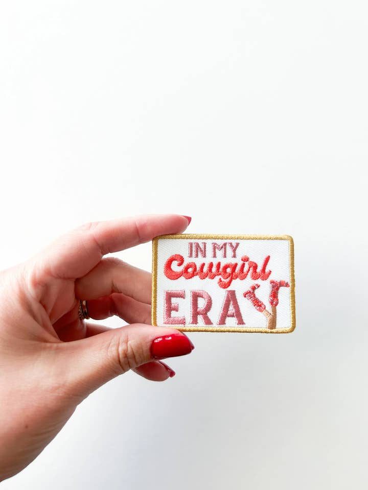 Parche termoadhesivo bordado In My Cowgirl Era para venta al por mayor de Field Trip Threads