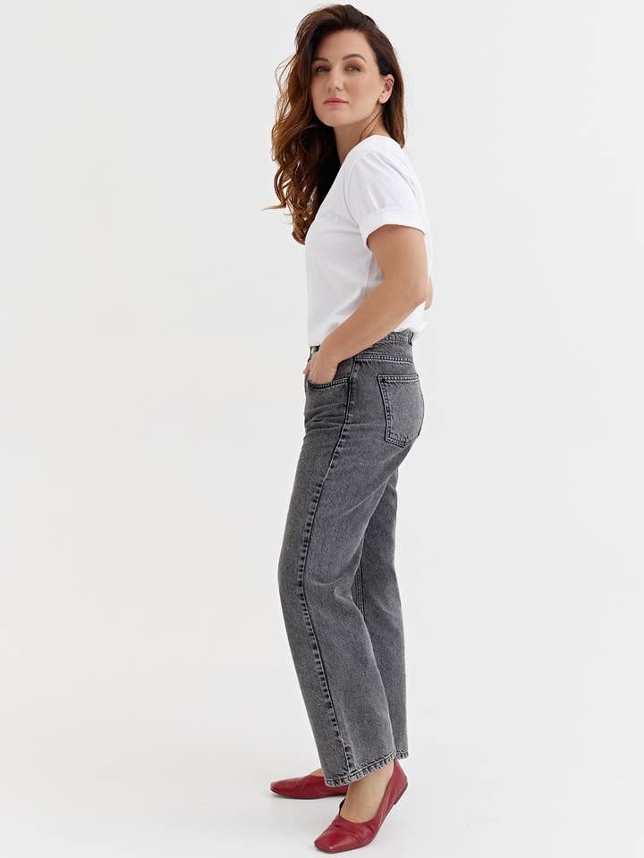 CAPSULE by Agnė Gilytė - Wholesale Jeans - Women's - Jeans 'LA PARISIENNE' | flattering slim fit gray7