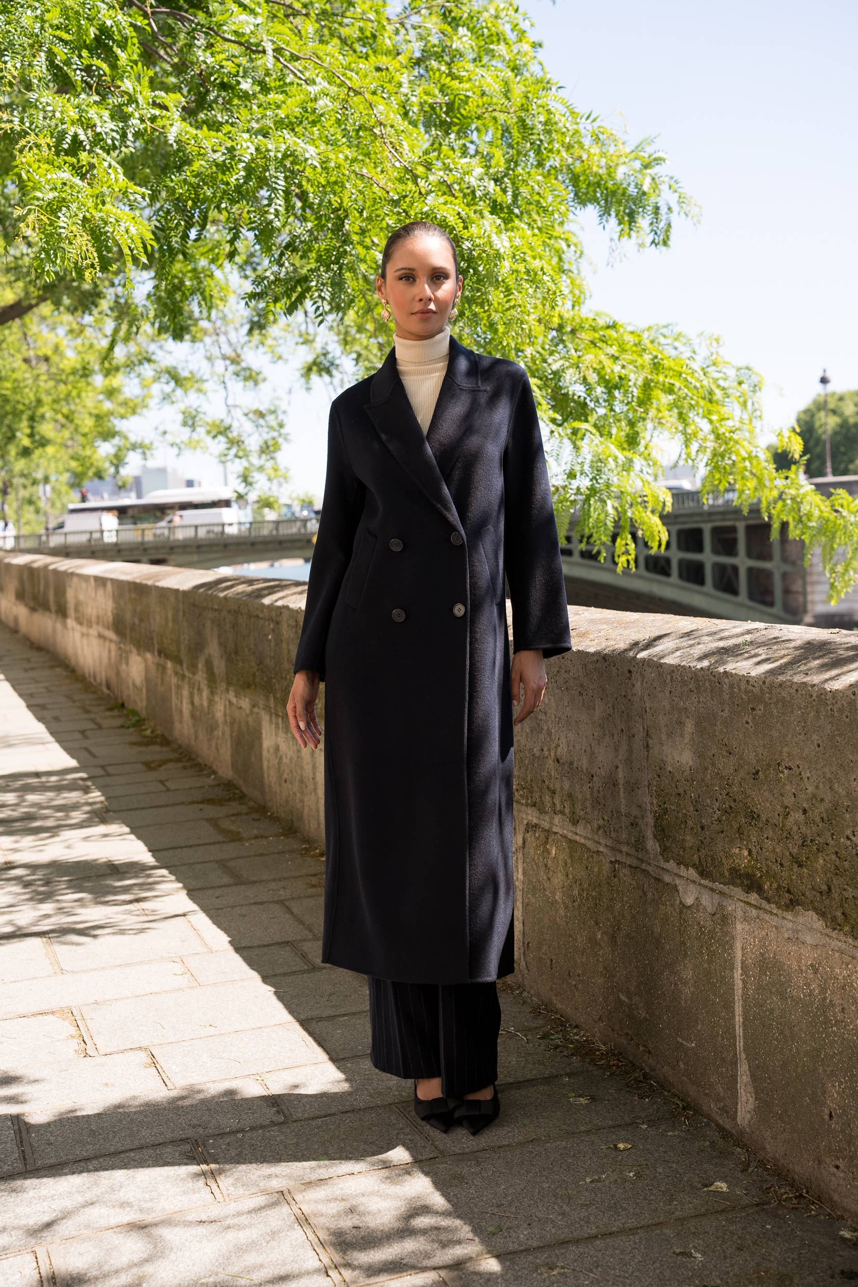 Attentif Paris – Großhandel Mantel - Damen – Extra langer, handgenähter Oversize-Mantel aus Wollmischung51