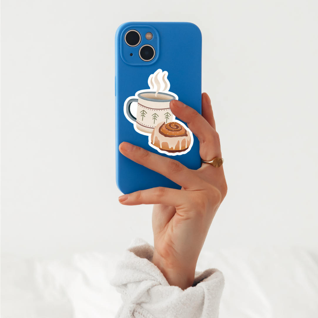 Tilda&Theo – Engroshandel Klistermærke – Vinylklistermærke med kanelbolle og campingkrus2