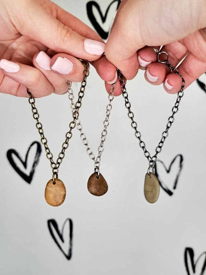 Bracelet Suspendu à Pierre Unique pour la vente par Tumbled Earth