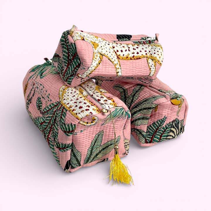 Jungle Print Cotton Washbag Set in Pink, Waterproof lining for wholesale by Hayley & Co