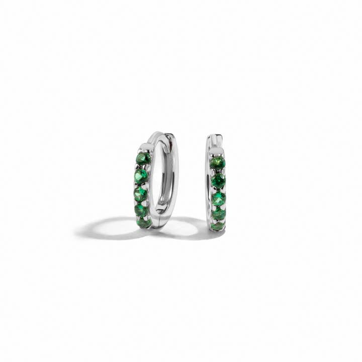 Sami Jewels – Großhandel Huggie-Ohrring – Smaragd CZ Huggies2