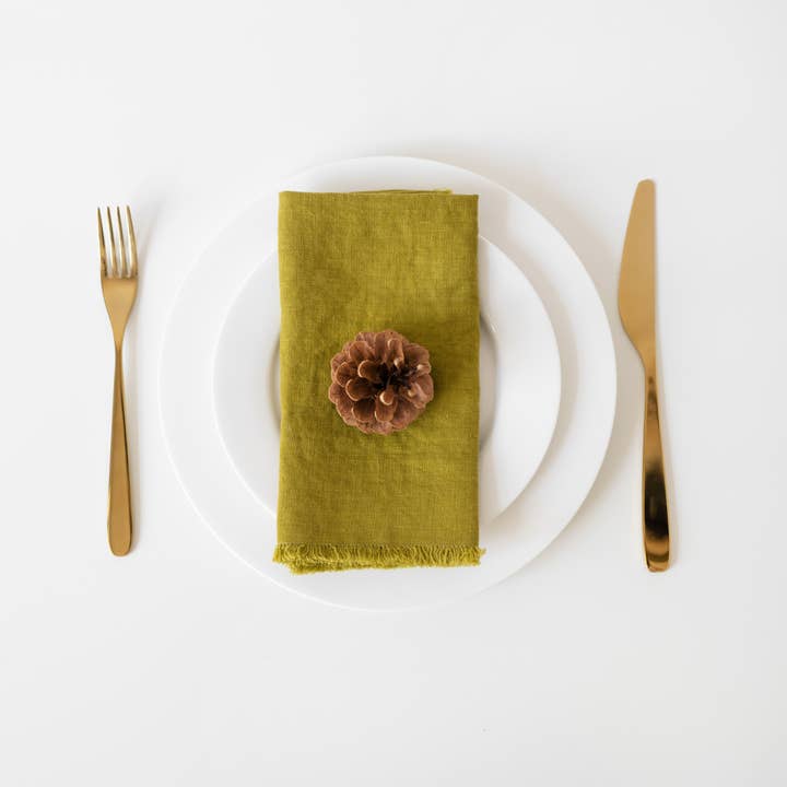 Linen Tales - Wholesale Dinner & Cloth Napkin - Moss Green Linen Napkins with Fringes Set of 2