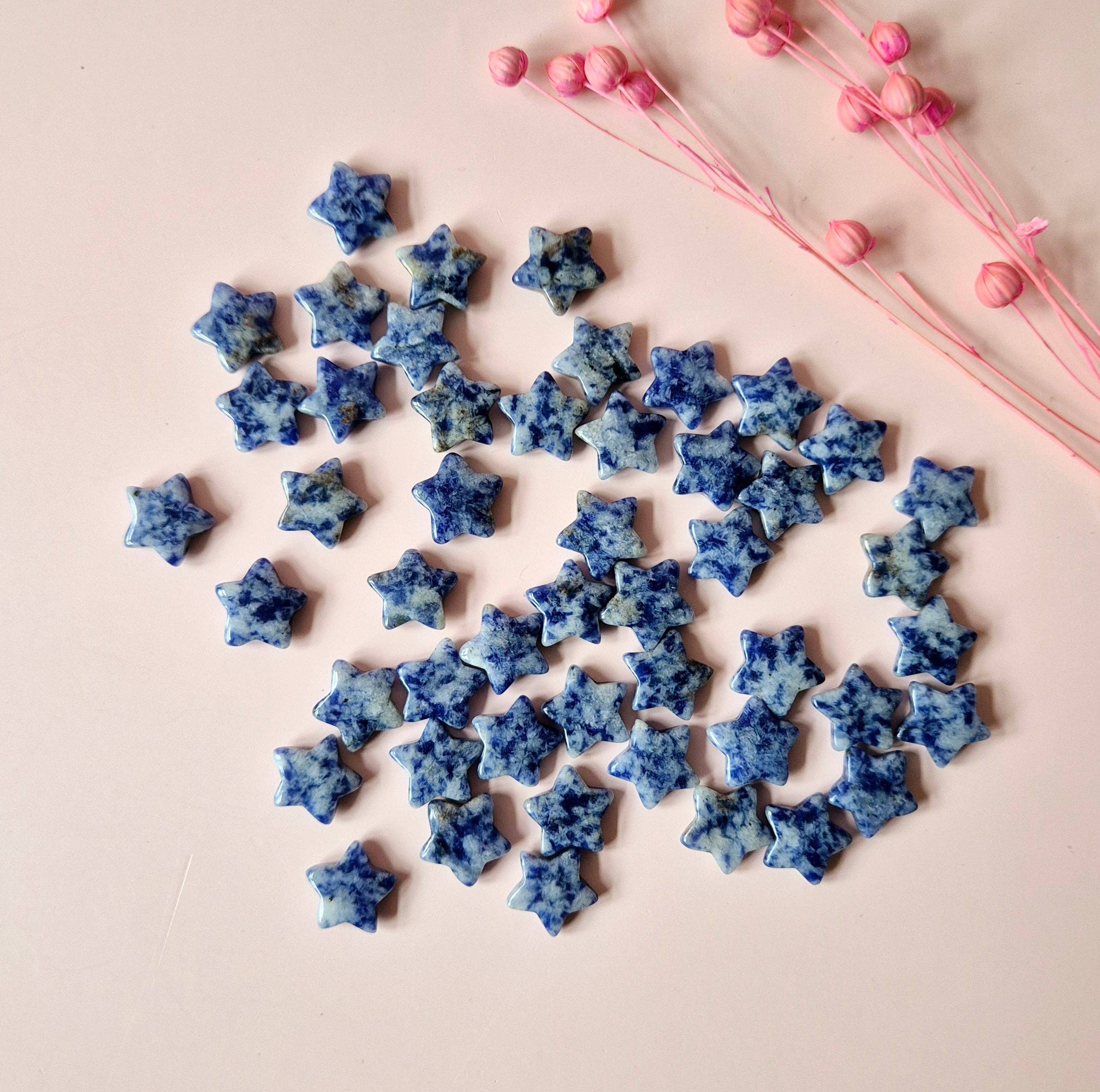 Moonlight Gemstones - Vente Pierre et cristal de spiritualité - Mini étoile en sodalite (1,5 cm) parfaite pour les confettis en cristal1