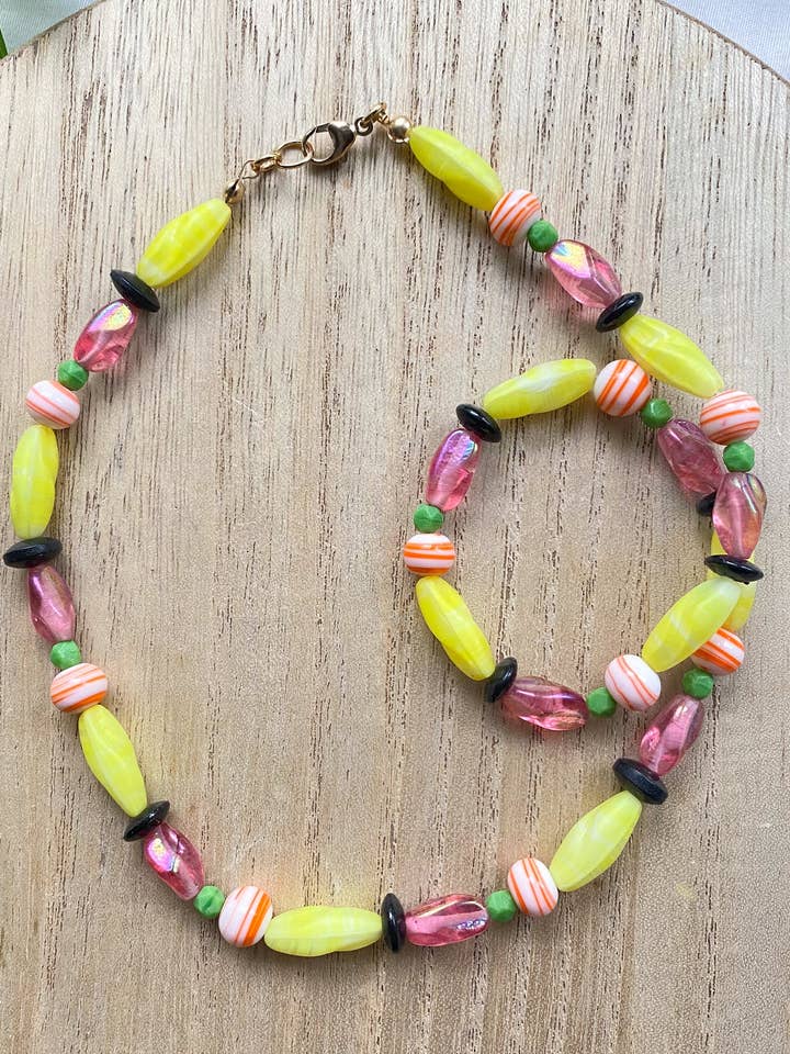 Färgglada pärlhalsband, hållbara smycken för wholesale av Glitter and Glow Co