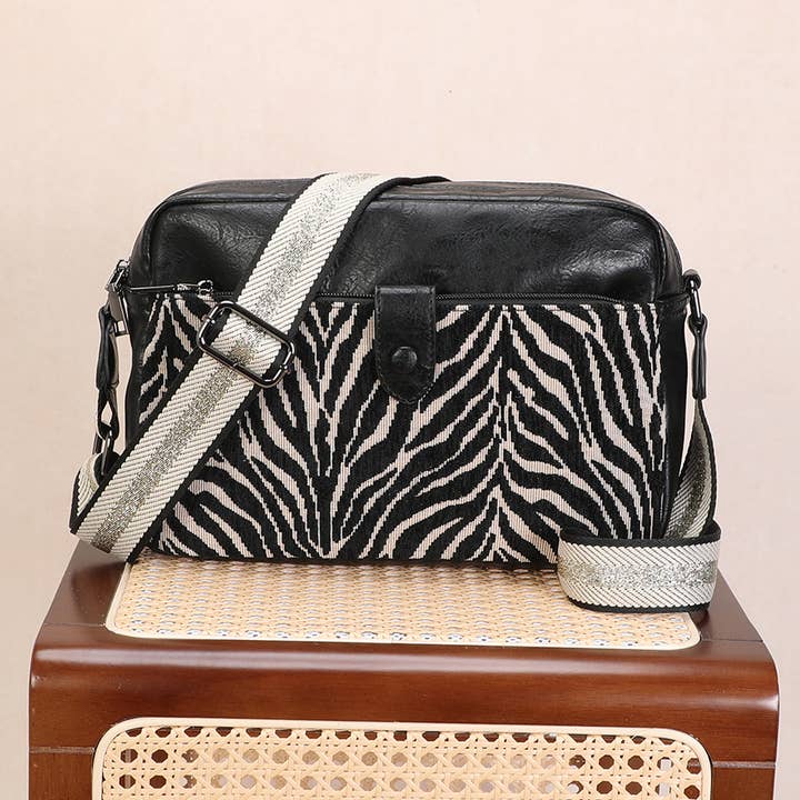 Sac bandoulière, 2 compartiments bimatières imprimé zèbre pour la vente par INES DELAURE