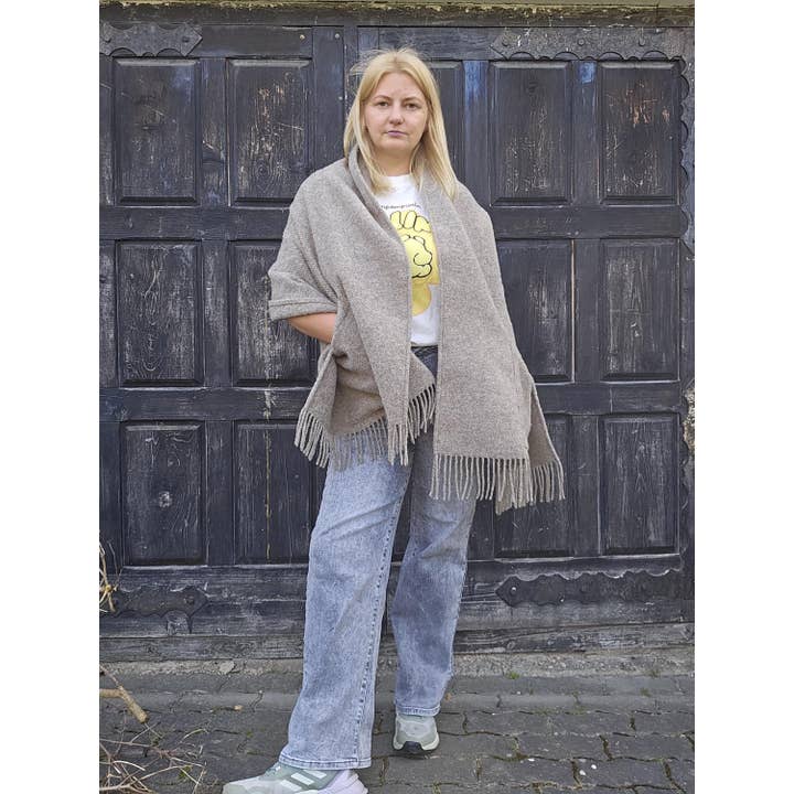 IN2NORD - Wholesale Wrap - Women's - Classic wool pocket shawl - KALMAR9