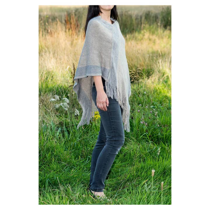 Superbia – wholesale Poncho – Women's – One Size Two Toned Knitted Poncho P165