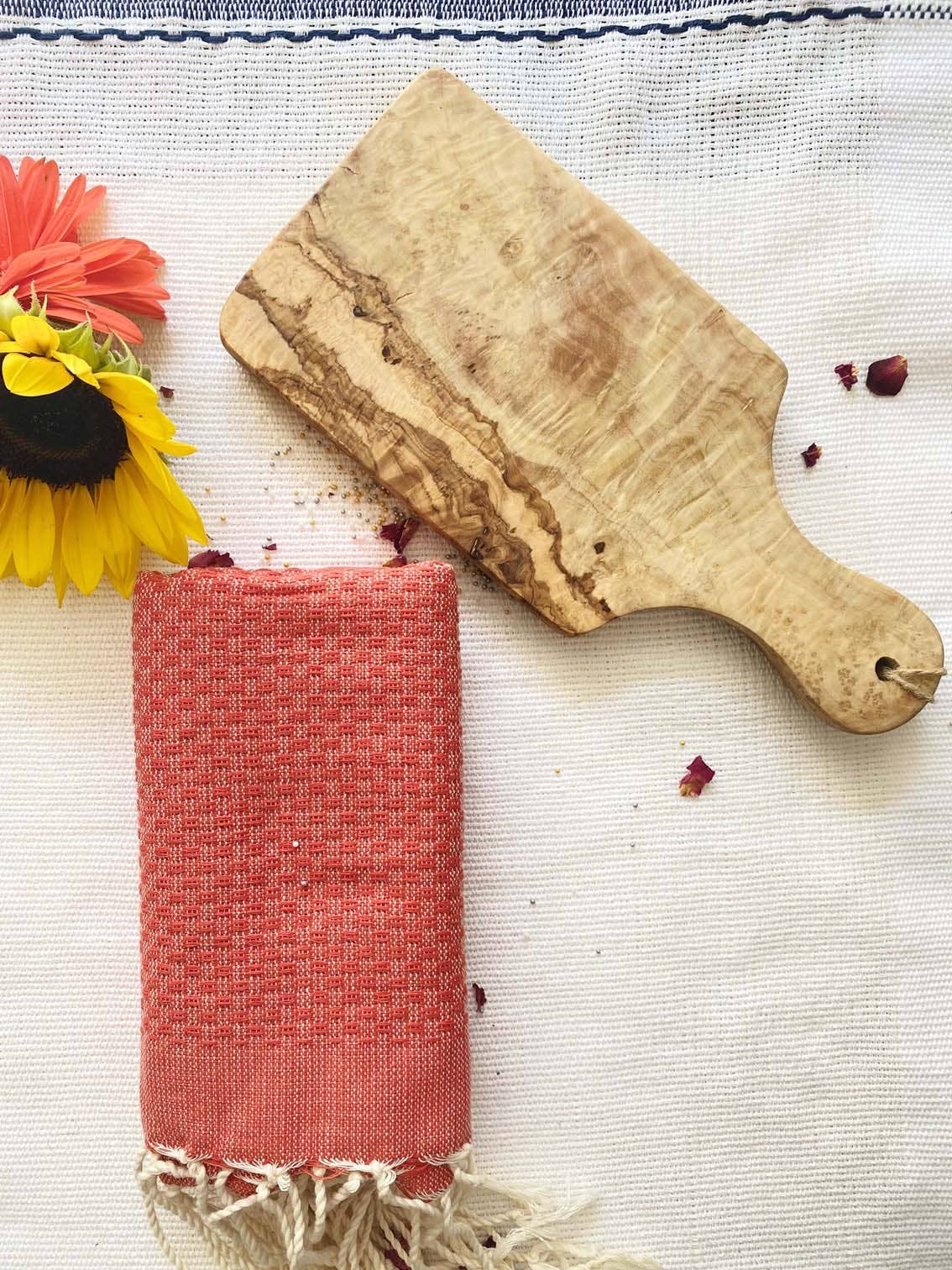 Scents and Feel - Wholesale Cutting Board - Olive Wood Rustic Small cutting Board 8"6