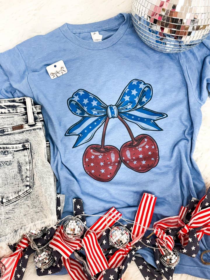 4 juli Cherries Tee för wholesale av Hart and Hollow