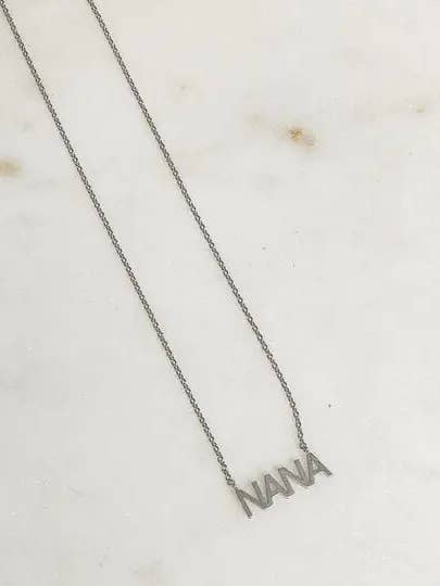 'NANA' hvidguld vedhæng halskæde for engroshandel hos Prep Obsessed Wholesale