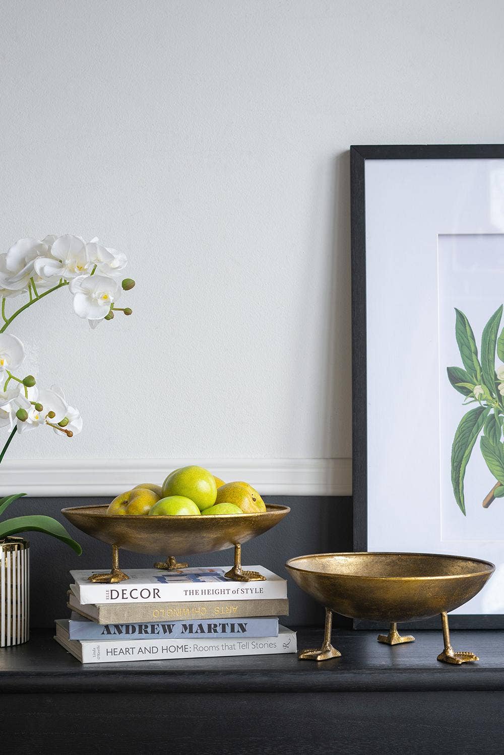 A&B Home Group Inc. - Wholesale Decorative Tray - S/2 D12x3" Gold Iron Accent Trays with Duck Feet1