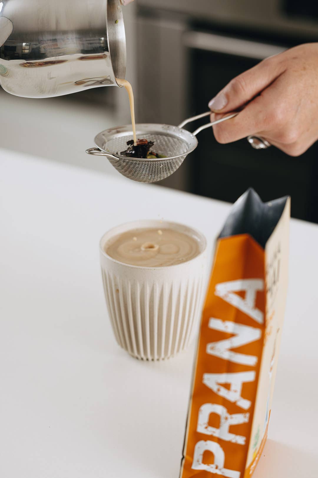 Prana Chai - Wholesale Gift Bag Set/Pack - Prana Chai + Huskee Cup + Strainer Gift Set10