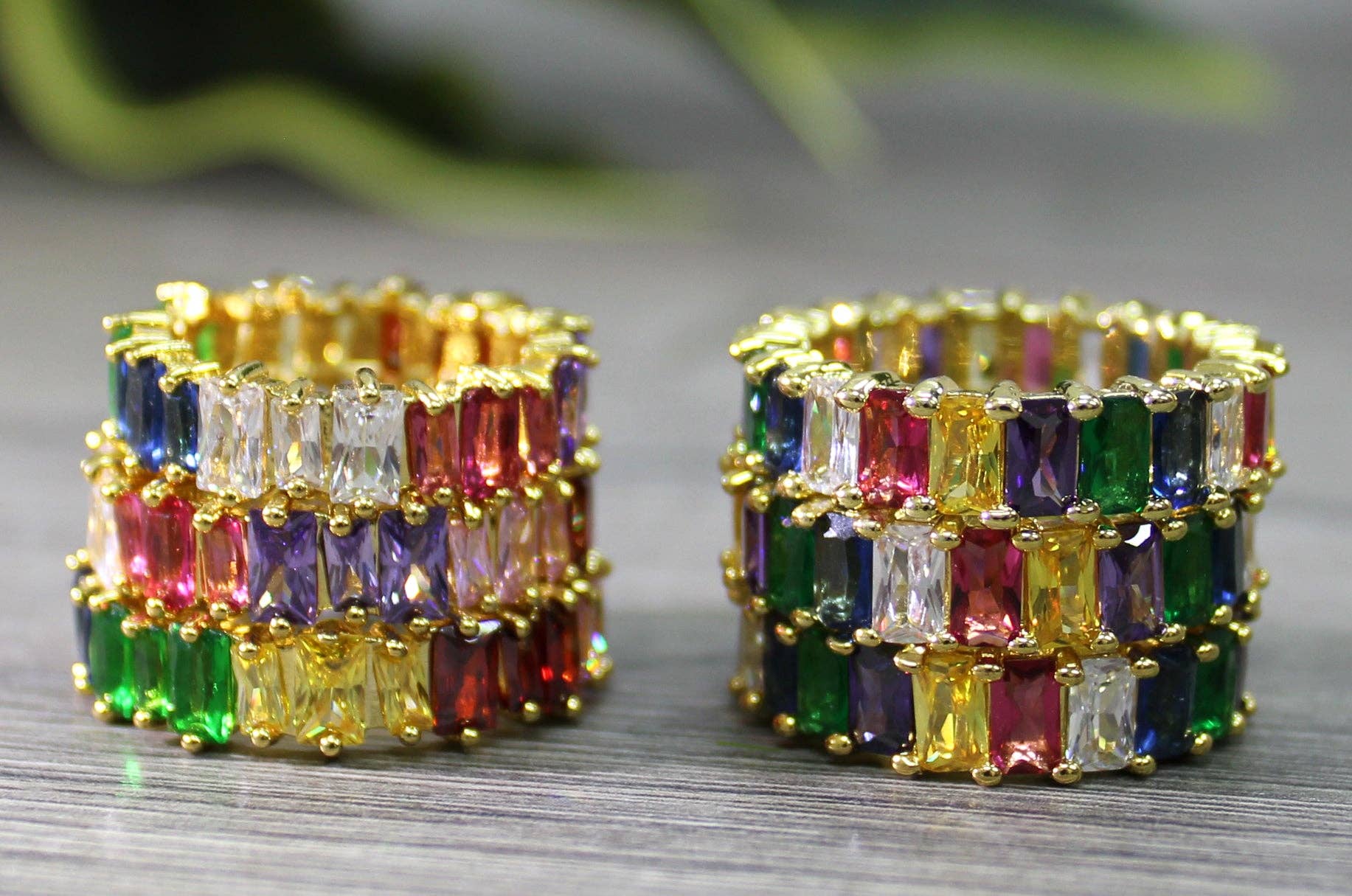 Luxus Accessories – wholesale Ring med flera stenar – 18 k guld fylld Cubic Zirconia Rainbow Baguette Ring7