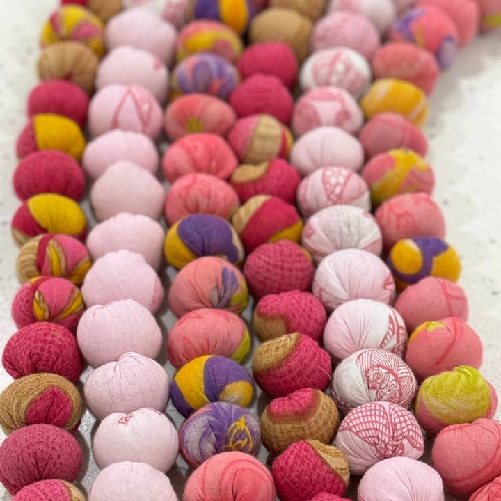 Asha Project - Wholesale Bunting/garland - Saree Bead Garland | Pattern | Valentine1