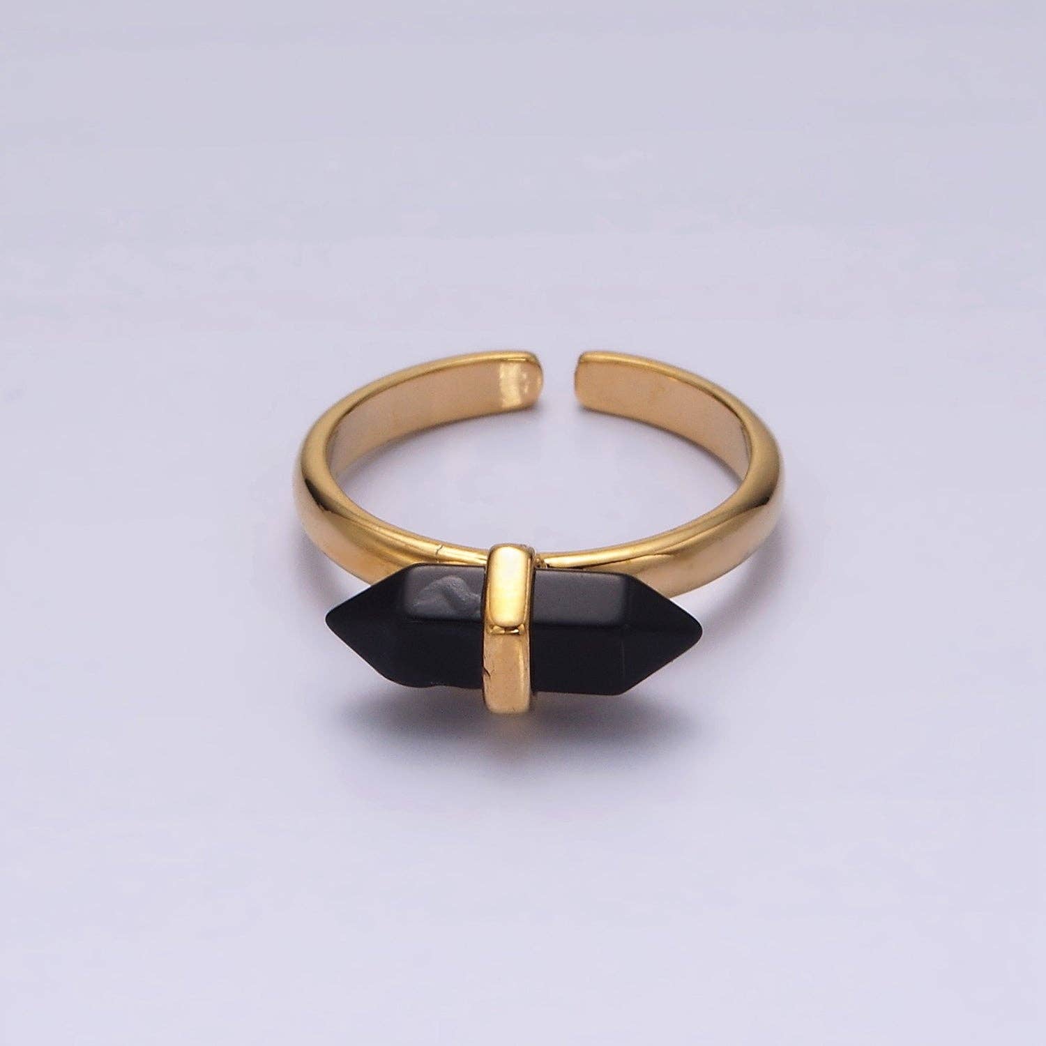 Aim Eternal - Vendita all'ingrosso Anelli con pietra singola/solitario - Anello a bacchetta punta in pietra naturale placcato oro 14K | O688 - O6974