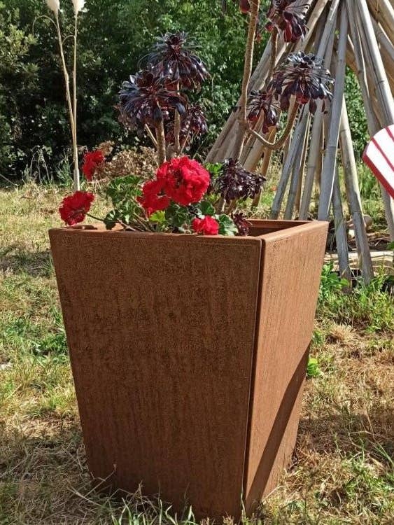 Steel H'6 Square Planter for wholesale by IDfer
