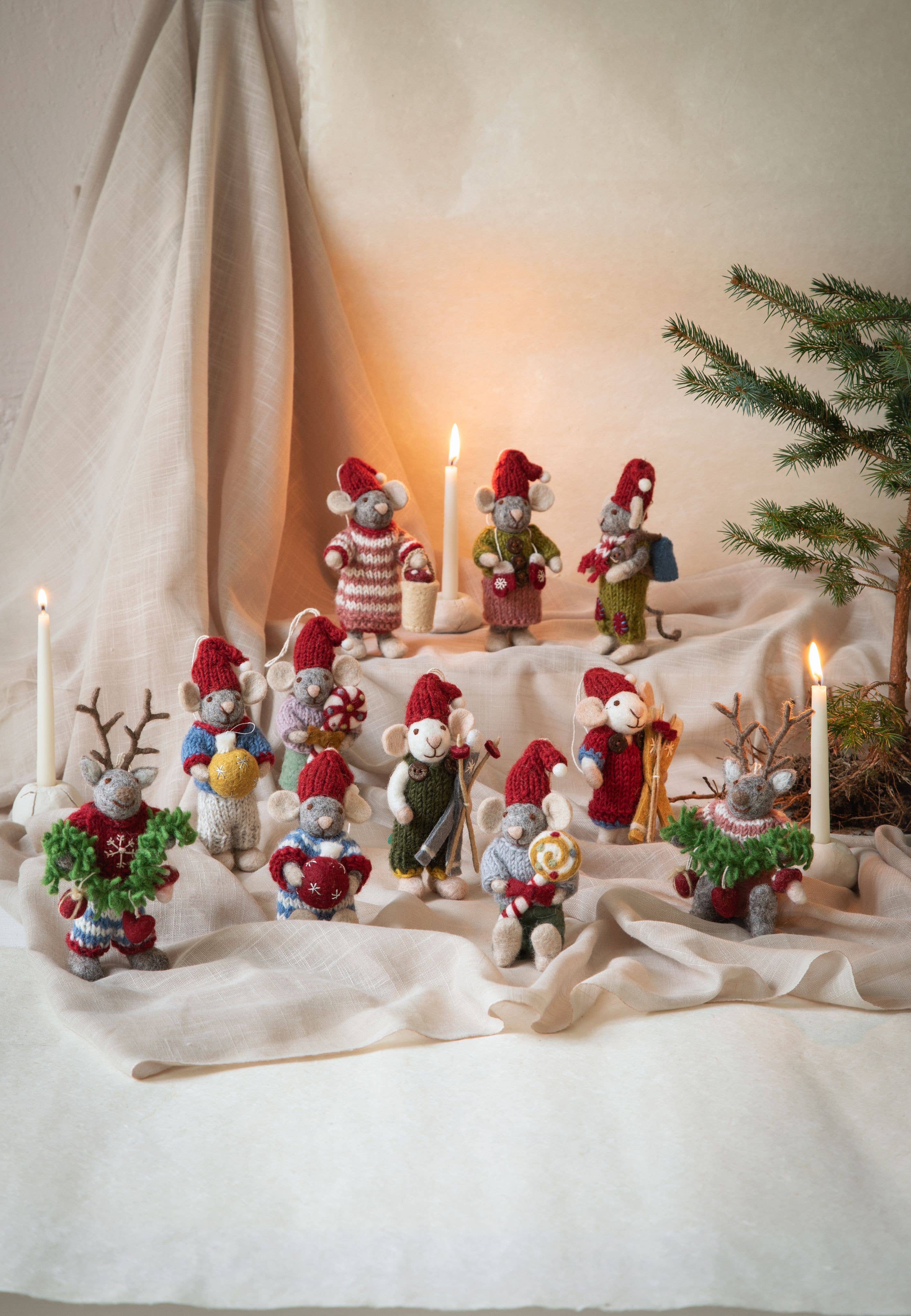 Gry and Sif - Wholesale Christmas Decoration - Small Grey Girly Mouse w/Mittens1