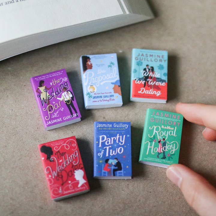 Livres MINI faits main de la série The Wedding Date (ensemble de 6 mini livres) pour la vente par The Sticker Shop