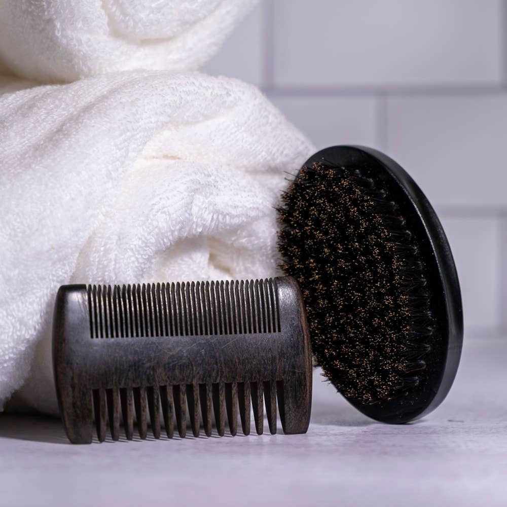 Golden Grooming Co. - Vendita all'ingrosso Spazzola/pettine da barba - Kit di toelettatura della barba: spazzola e pettine.1