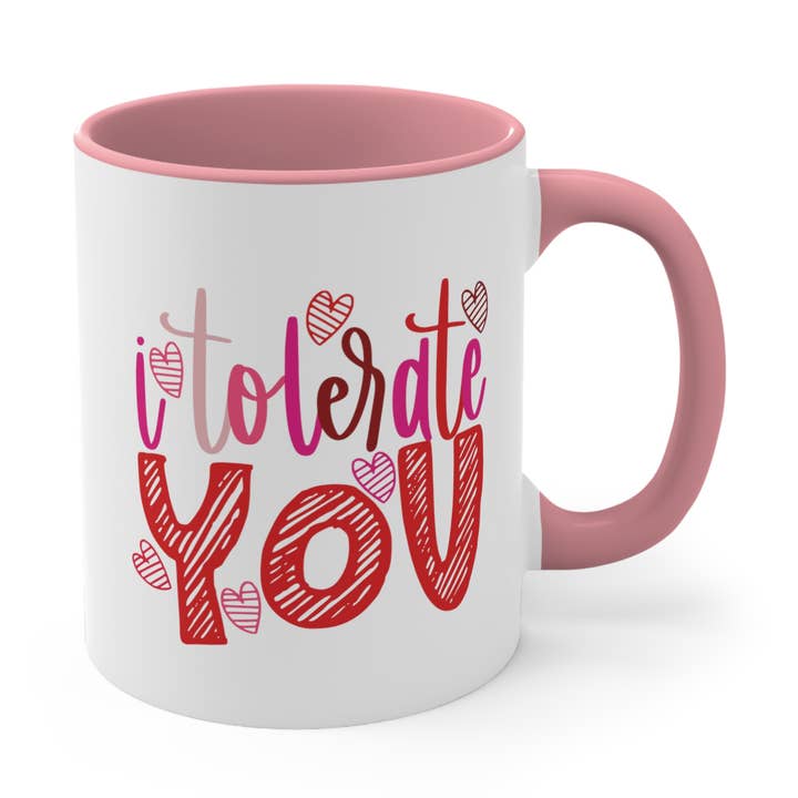 Jeg tolererer dig kaffekrus, Funny Valentine's Day Mug for engroshandel hos Lucky Avocado