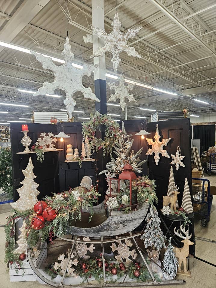 Wholesale Home Decor - Wholesale Christmas Decoration - White Washed 3D Wooden Snowflake 48in X 48in- Pallet Order1