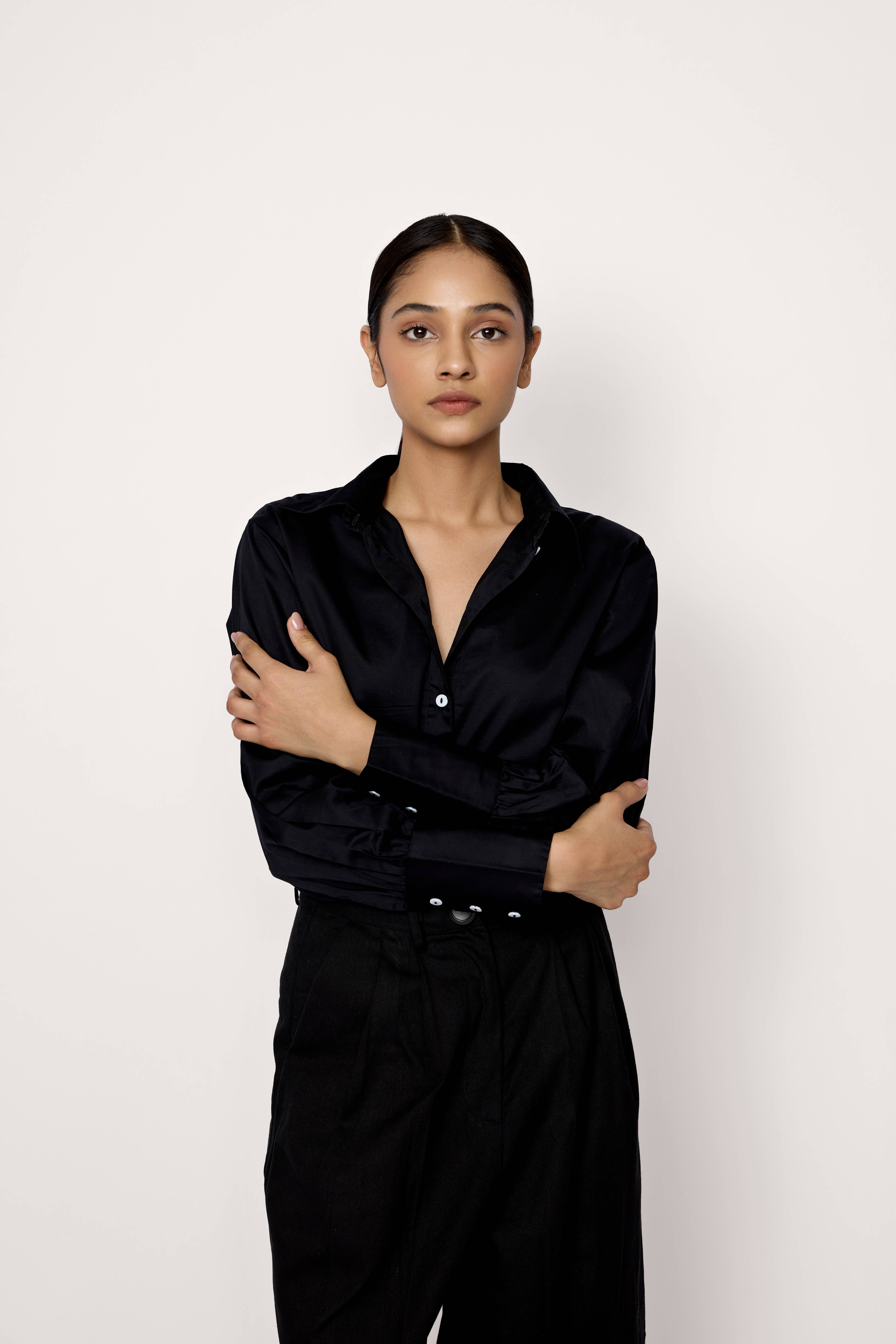 LAUDE the Label - Wholesale Button Down Shirt - Women's - Button Down shirt, black poplin / Museo