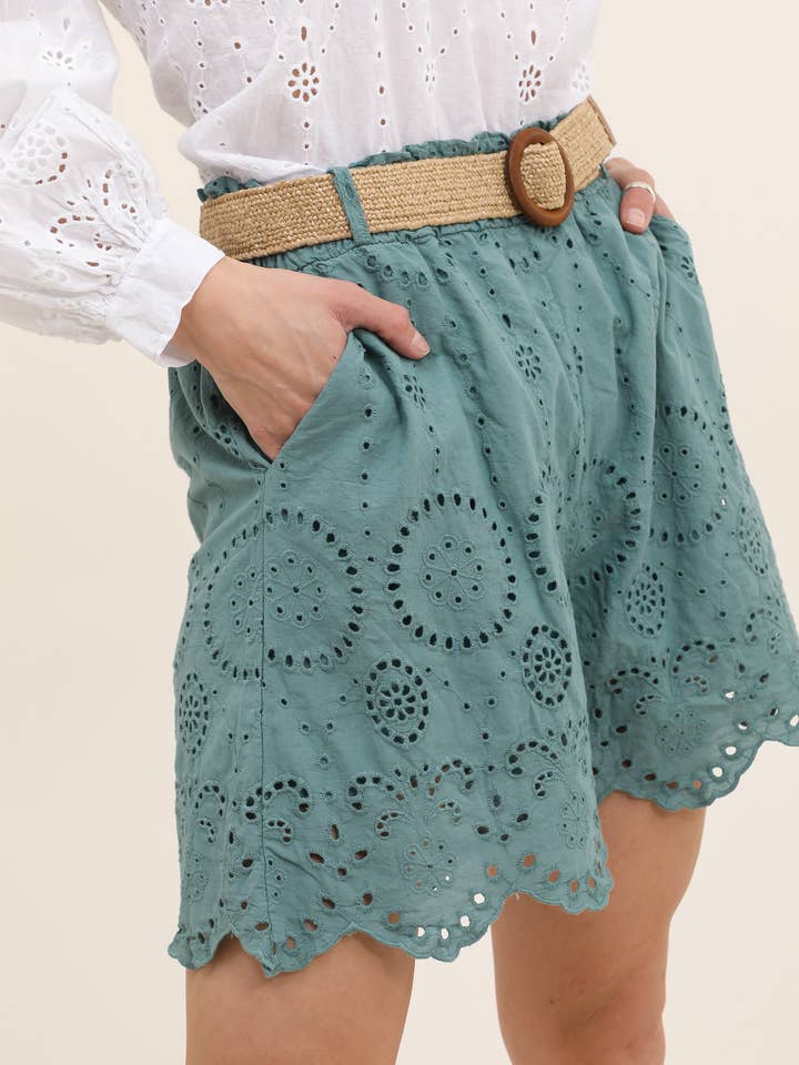 Broderie anglaise shorts in 100% cotton REF. 2502 for wholesale by LÉA & LUC