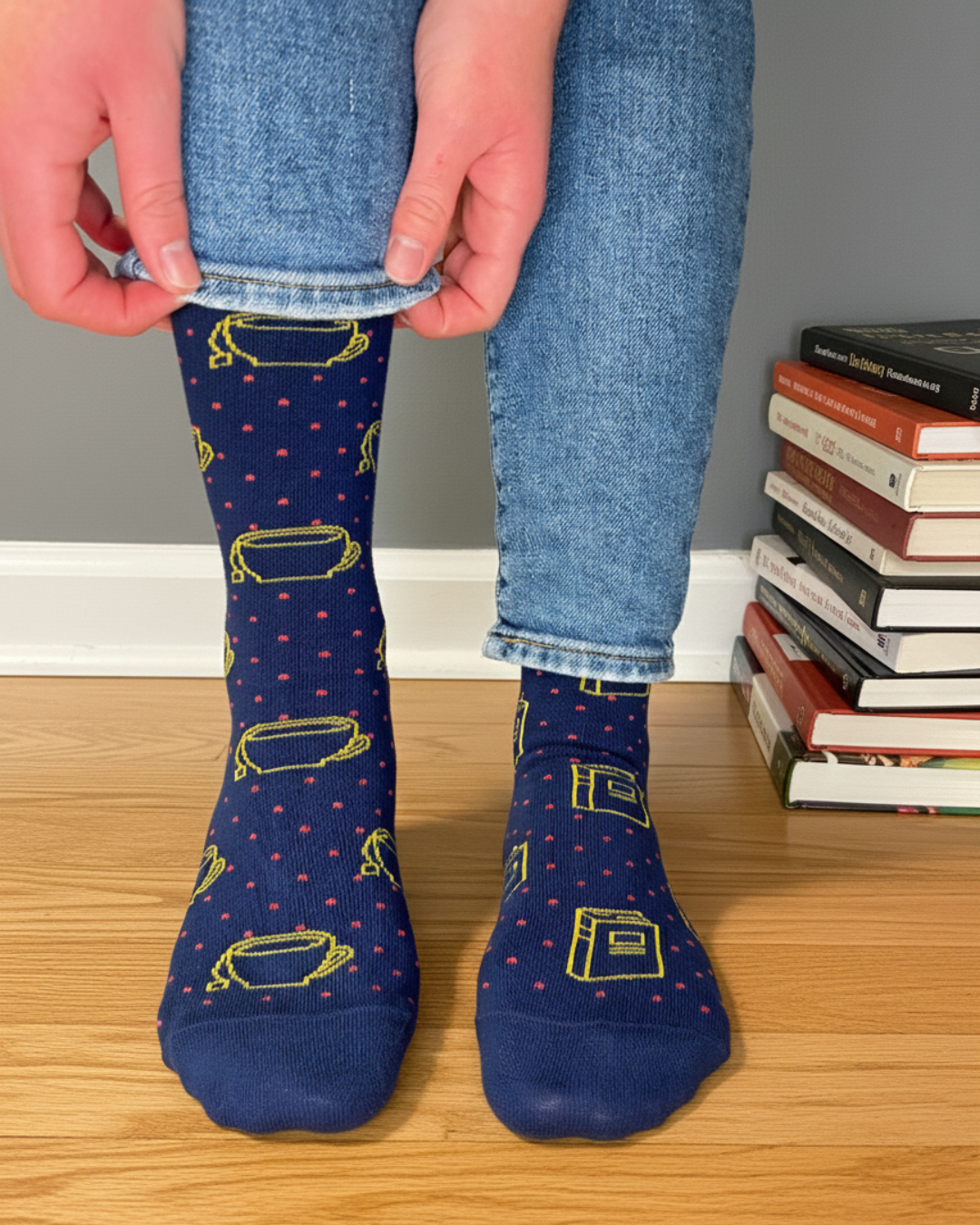 Friday Sock Co. – Meias - Mulher por atacado – Meias de Livro & Chá para Mulheres - Presente, Enchimento de Meias1