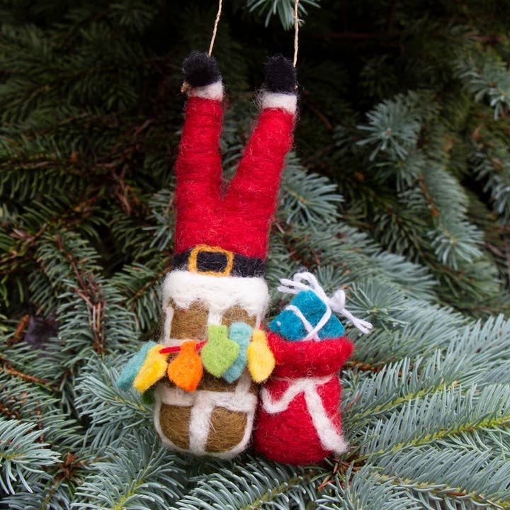 Global Crafts - Wholesale Ornament - Up on the Rooftop Santa Handmade Felt Ornament1