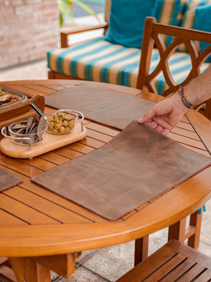 Napperon en cuir haut de gamme fait main pour la vente par Caravari